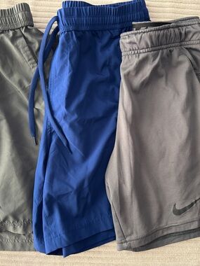 Nike Men’s Gray and Blue Athletic Shorts Pack set of 3 size small